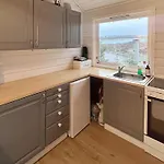 6 Person In Bremnes-by Traum *